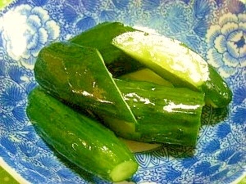 アケビの種部分が漬物床☆胡瓜のお漬物